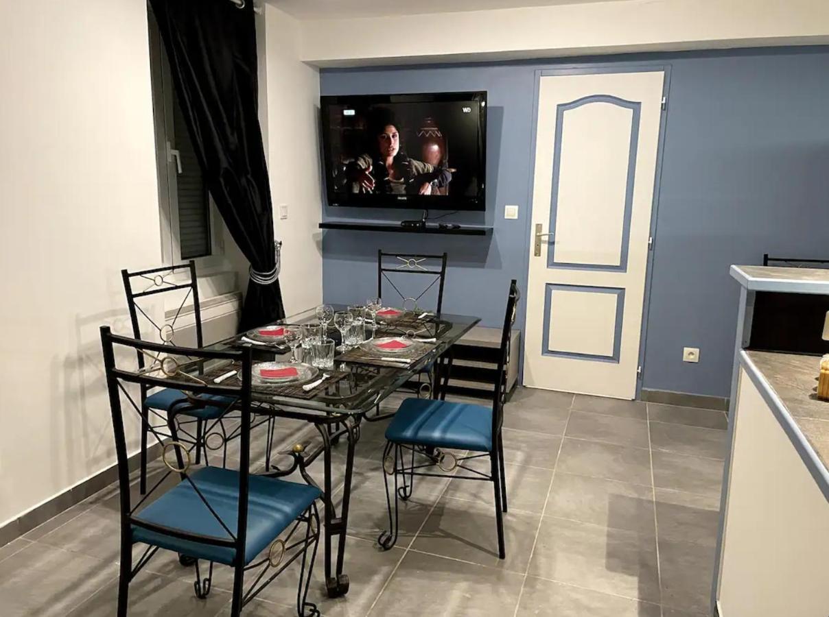 Appartement Avec Parking Gratuit Et Wifi Vierzon Exterior photo