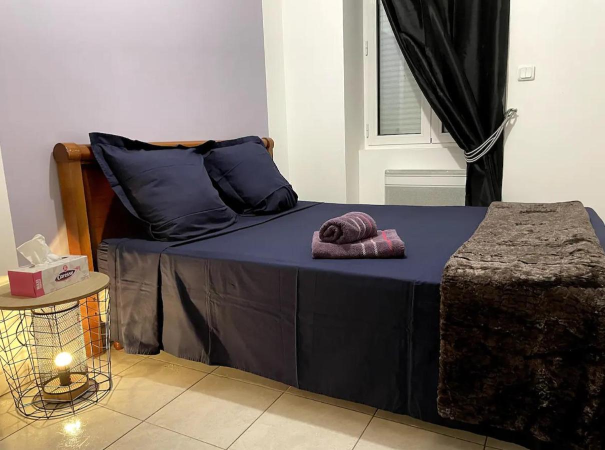 Appartement Avec Parking Gratuit Et Wifi Vierzon Exterior photo