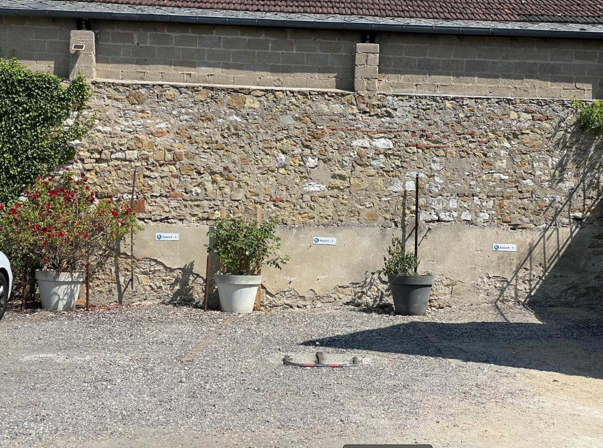 Appartement Avec Parking Gratuit Et Wifi Vierzon Exterior photo