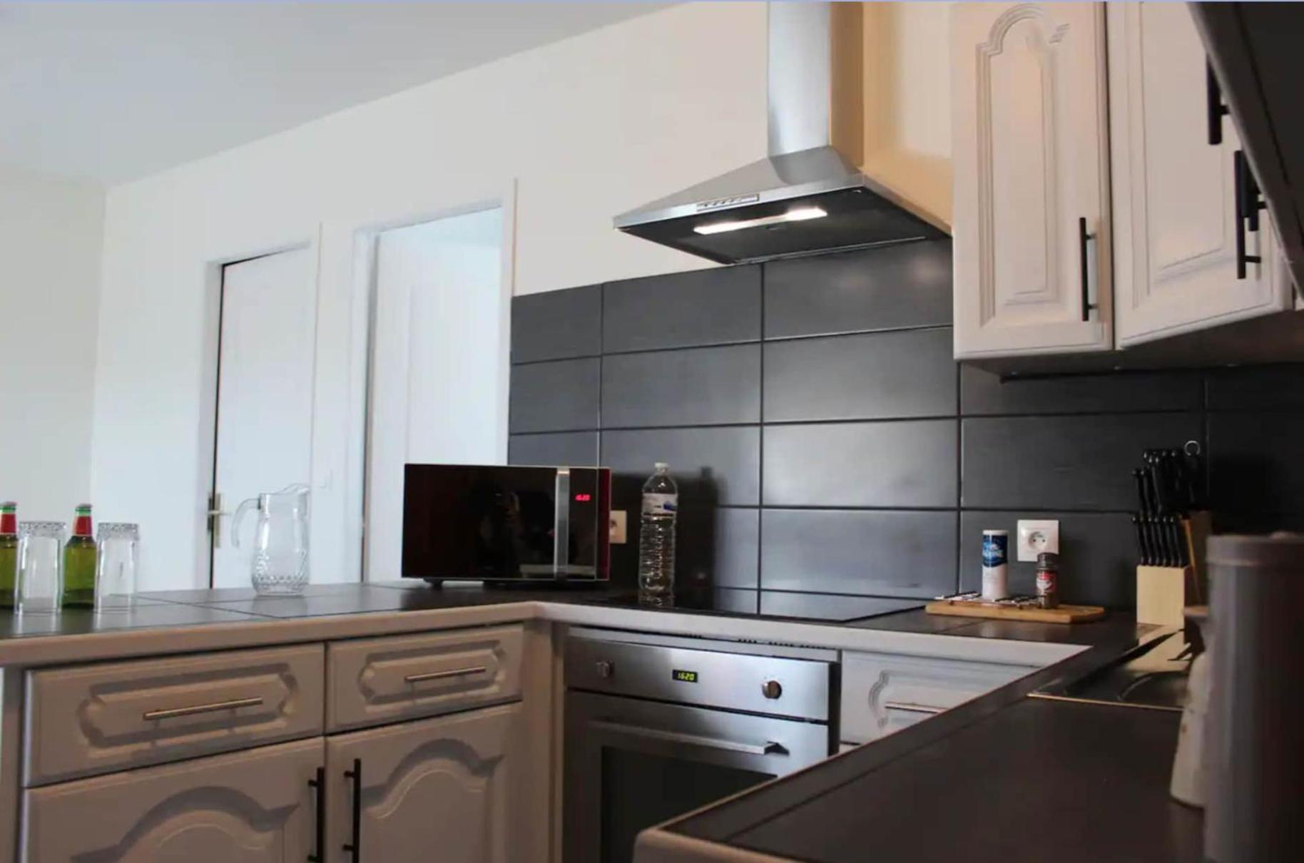 Appartement Avec Parking Gratuit Et Wifi Vierzon Exterior photo